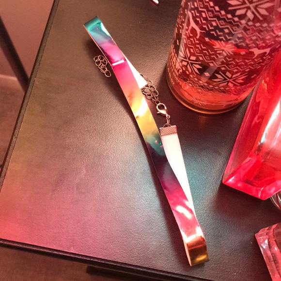Rainbow choker - Picture 1 of 2